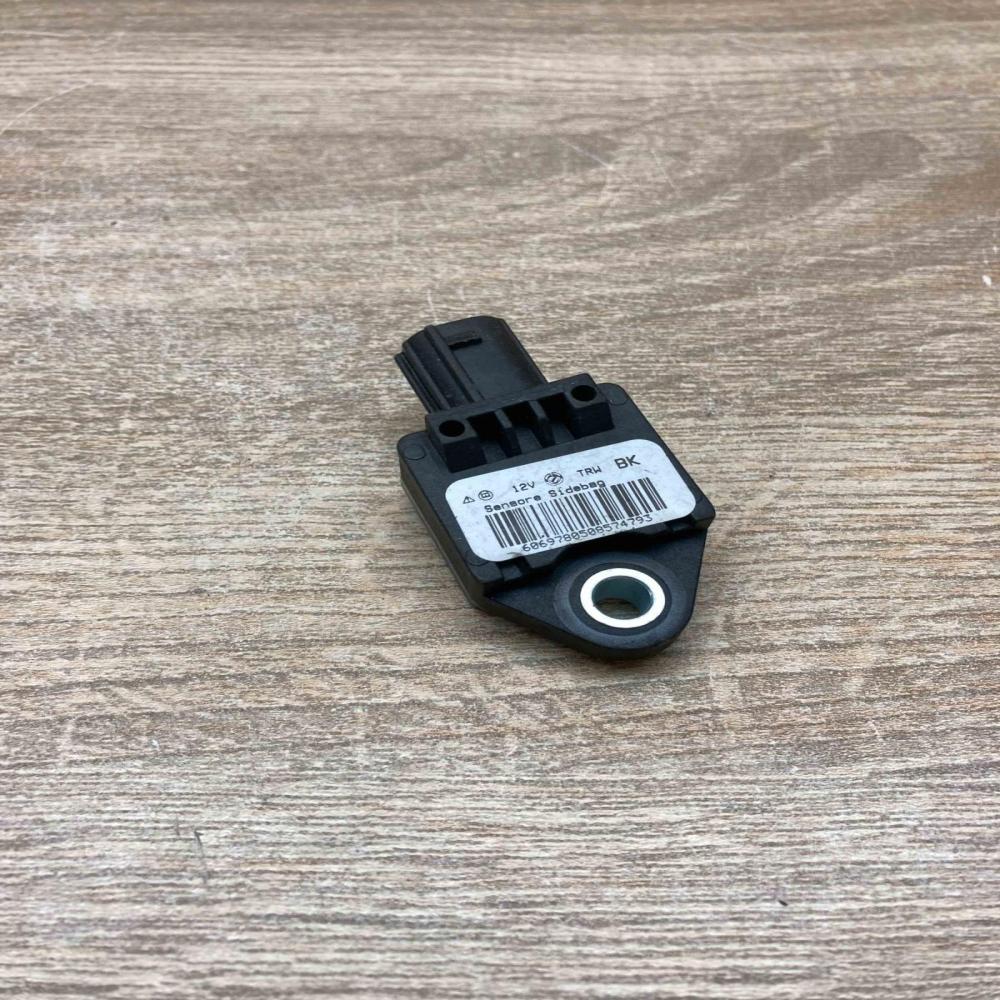 60697805   Airbag deployment crash/impact sensor Alfa Romeo 159