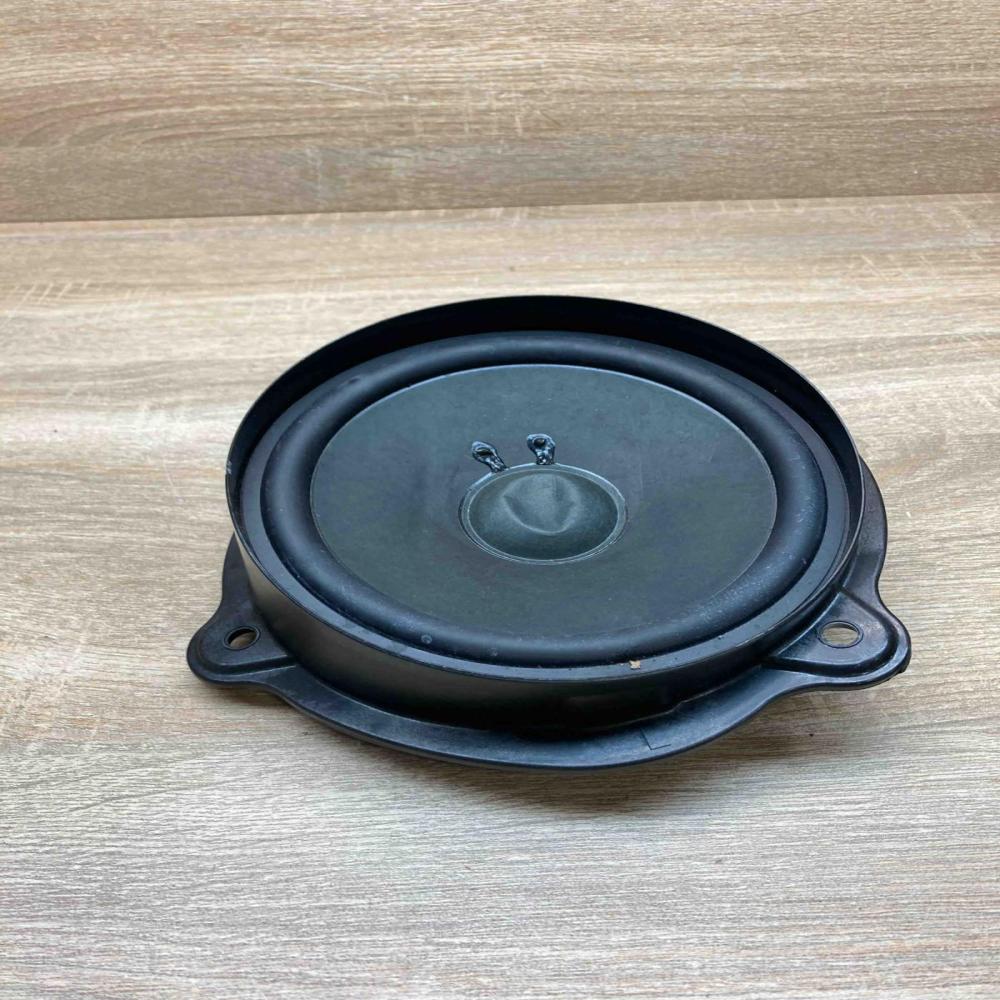 2198200402  Left Front door speaker Mercedes-Benz CLS C219