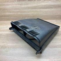 2118300003   Air filter box cover Mercedes-Benz E W211
