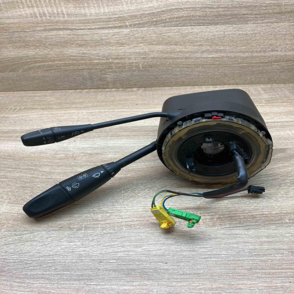 A1714640518 A1715403845051 Schwarz Wiper turn signal indicator stalk/switch Merc