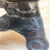 A046572   Front door upper hinge Mercedes-Benz C W205