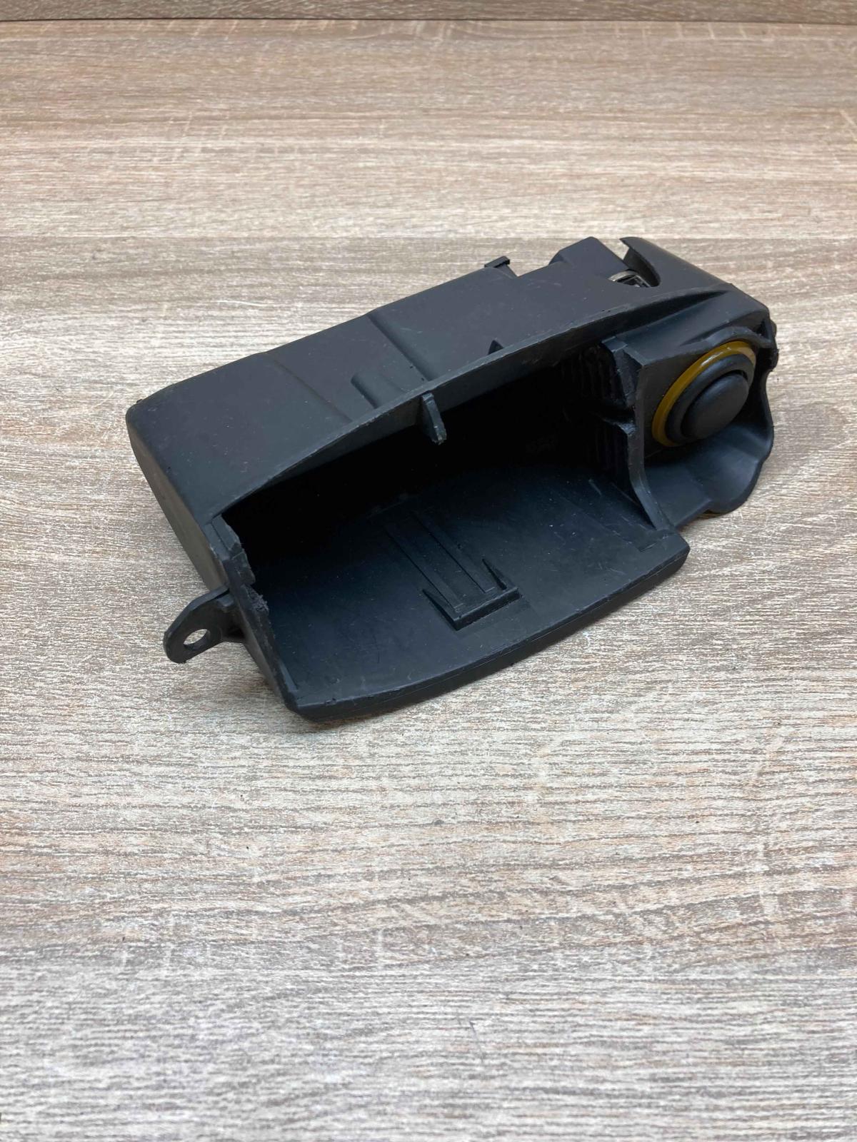 7700430841   12 V Socket (front) Renault Scenic I
