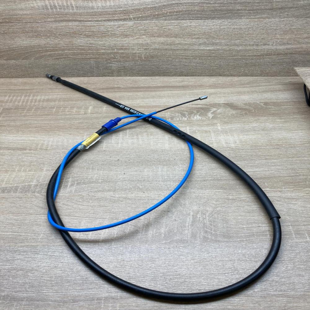 8200694119 1296118200  Hand brake release cable Renault Laguna II