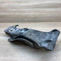 6776678   Engine mounting bracket BMW 5 E60 E61