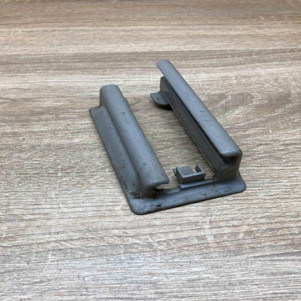 A2119190820 70040004  Front driver seat rail trim Mercedes-Benz E W211
