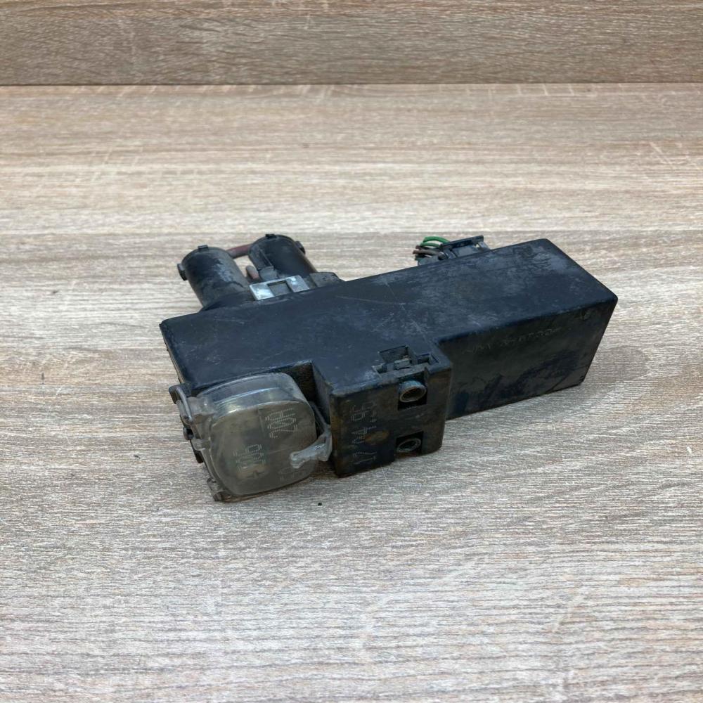 95VW14B205AA 7MO000317  Coolant fan relay Ford Galaxy