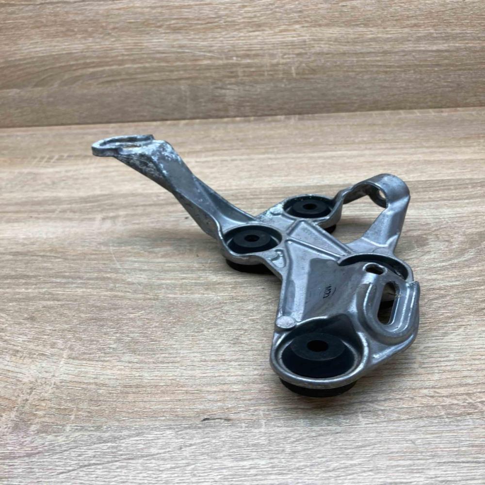 A2054312240   ABS pump bracket Mercedes-Benz C W205