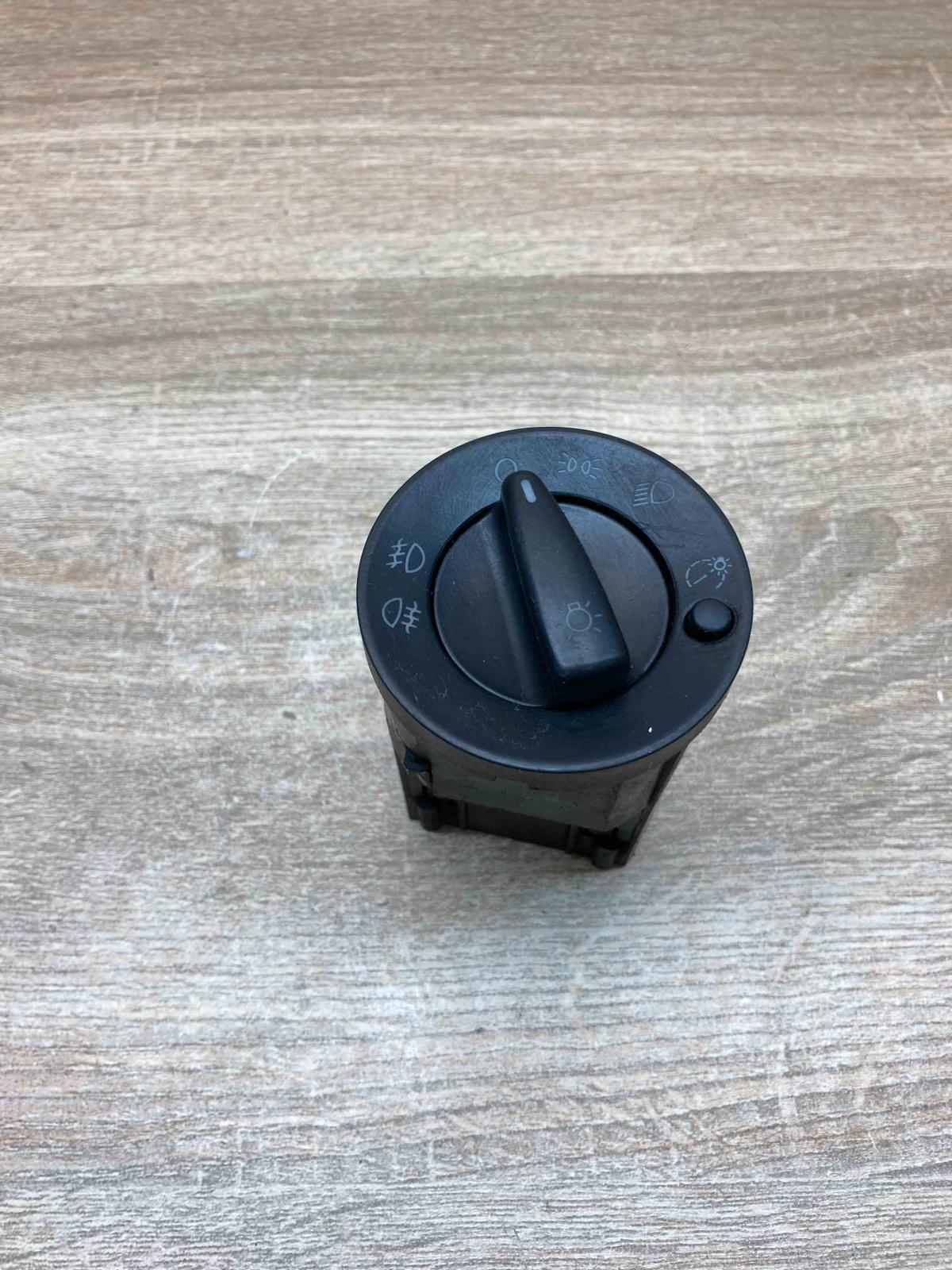 3B0941531A   Light switch Skoda Octavia Mk1 (1U)