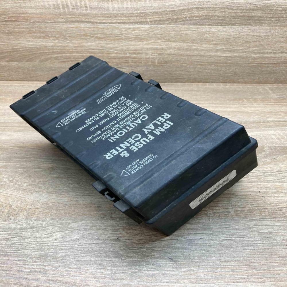 04869000AJ   Fuse module Chrysler Voyager