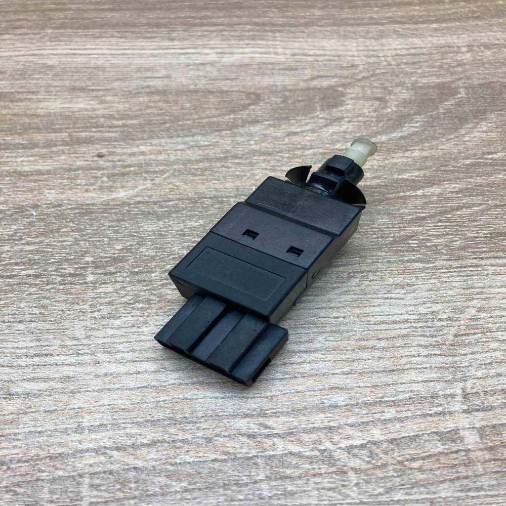 4720486241220   Brake pedal sensor switch Mercedes-Benz E W210
