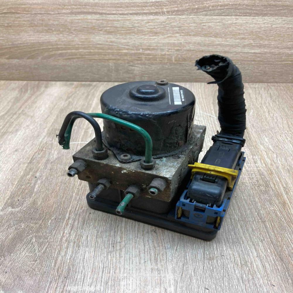 8200159837 C 100960 14253 With Plug ABS Pump Renault Laguna II