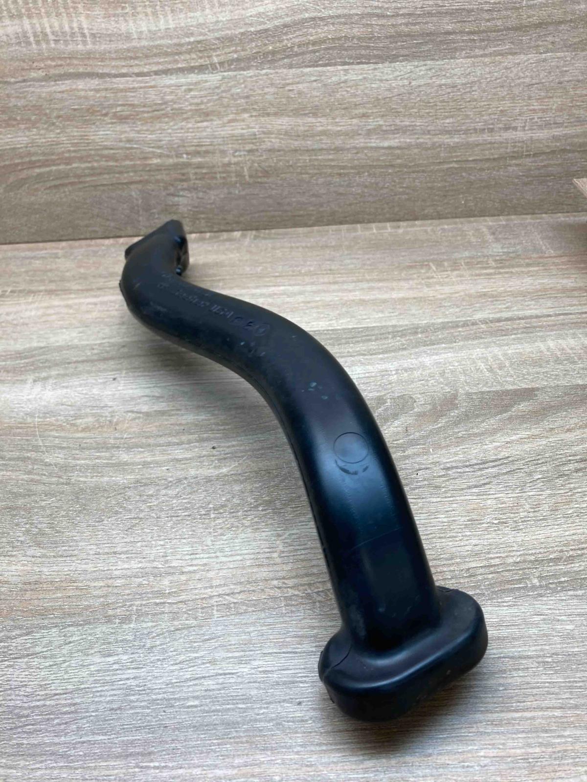 A2518320090   Air intake hose/pipe Mercedes-Benz R W251