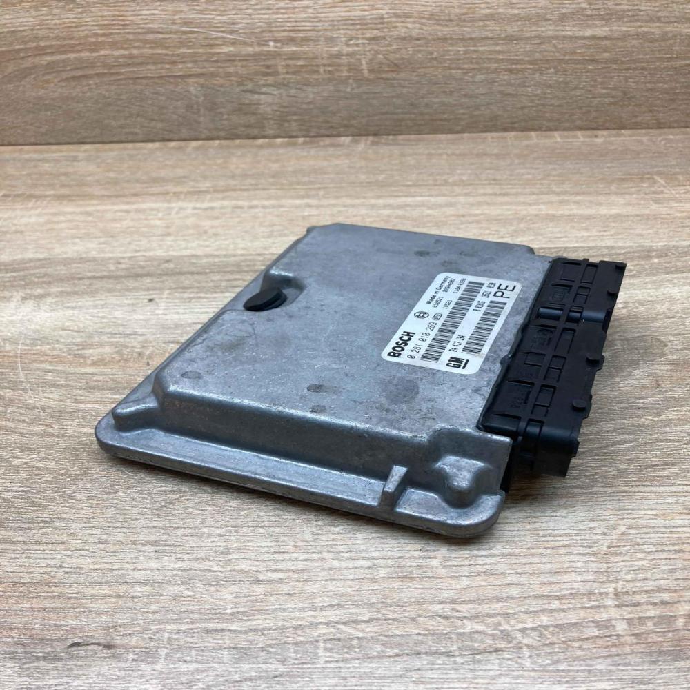 0281010269 2441719  Engine control unit/module ECU Opel Vectra B