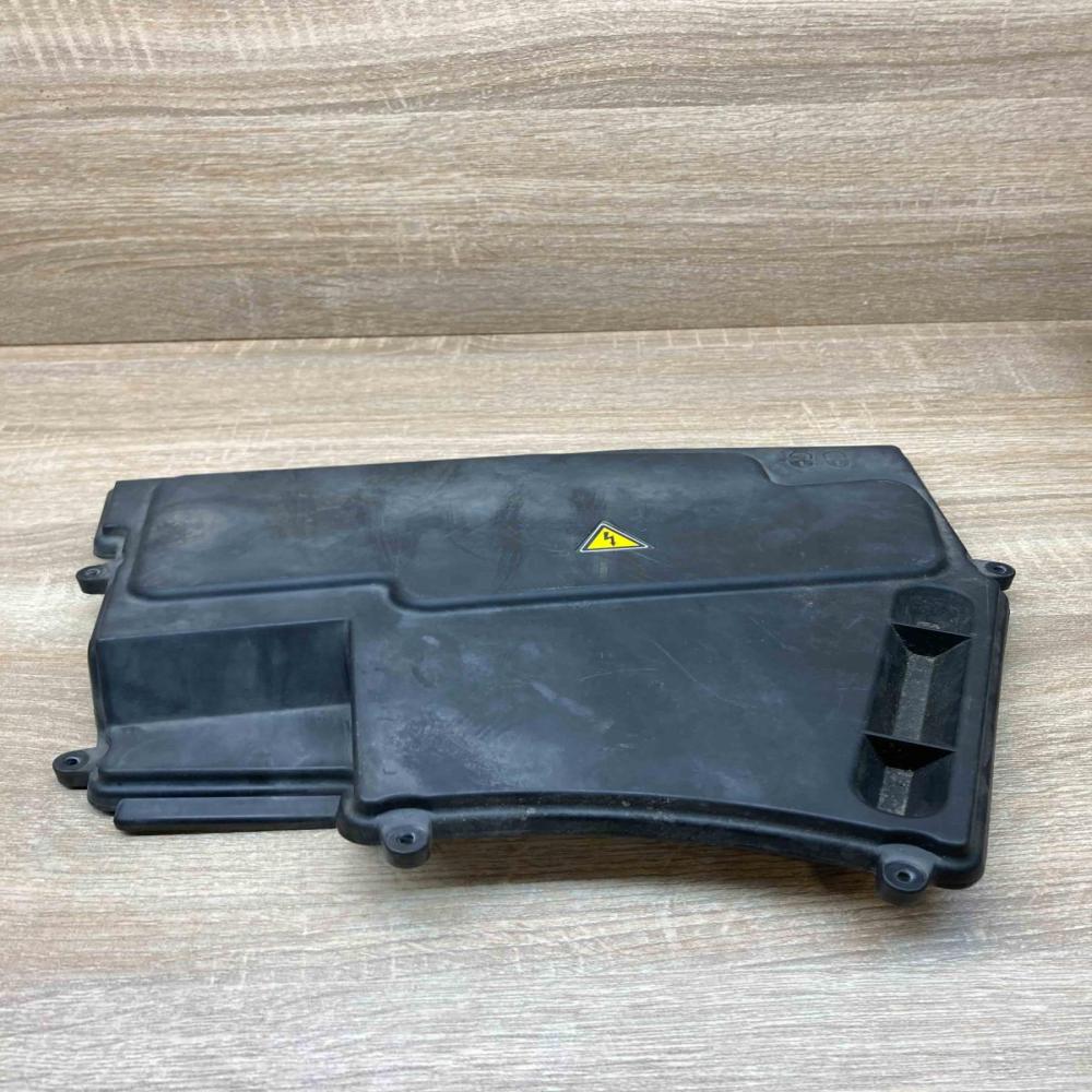 7520899 586509 10  Fuse box cover BMW 5 E60 E61