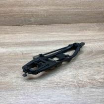 8253454   Front door exterior handle/bracket BMW 3 E46