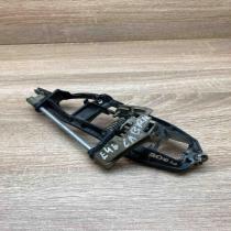8253453   Front door exterior handle/bracket BMW 3 E46