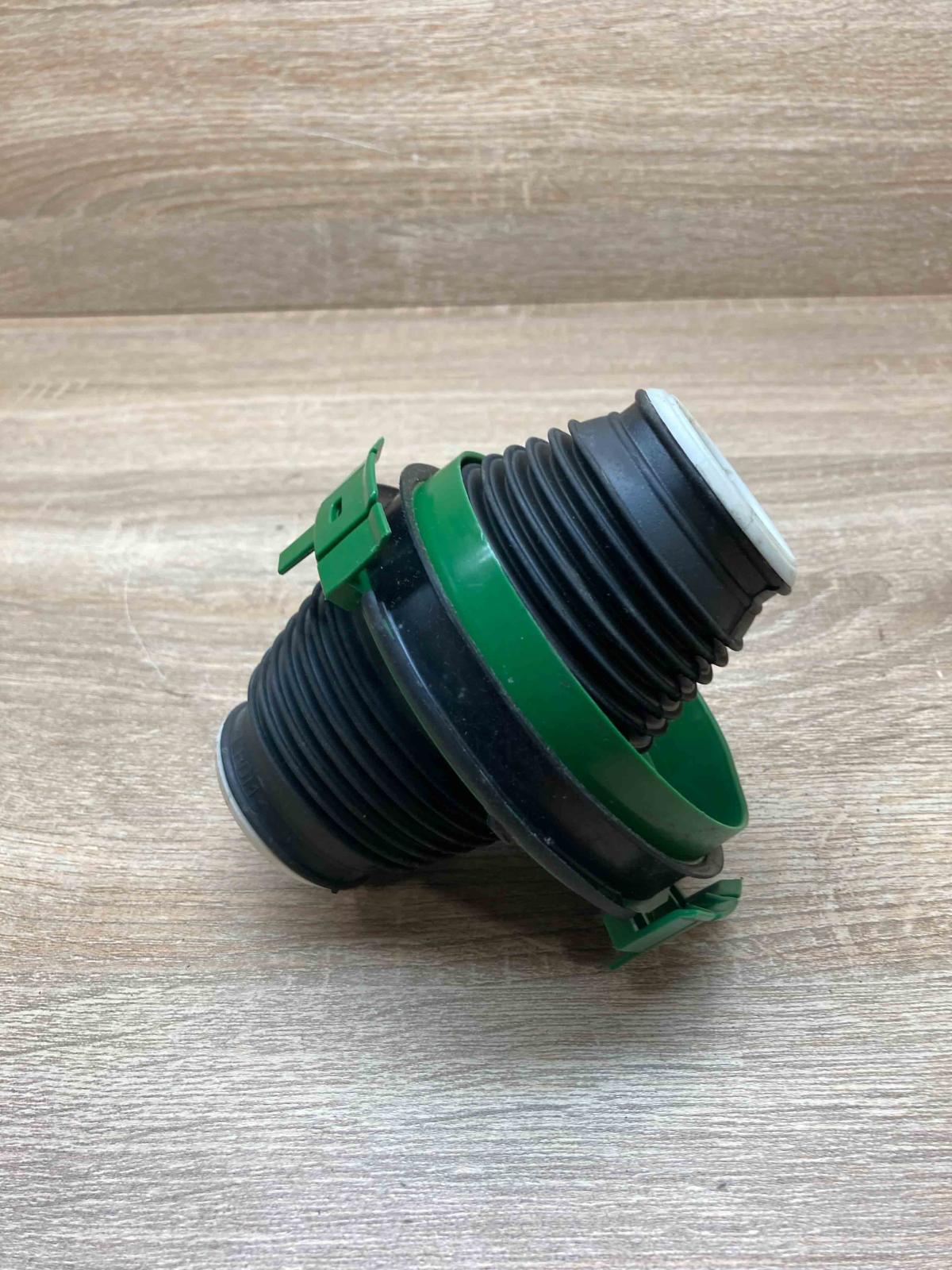 A2054600901   Steering tie rod boot Mercedes-Benz C W205