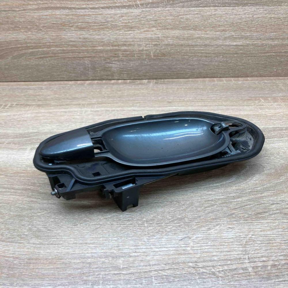 7034543   Front door exterior handle/bracket BMW 5 E60 E61