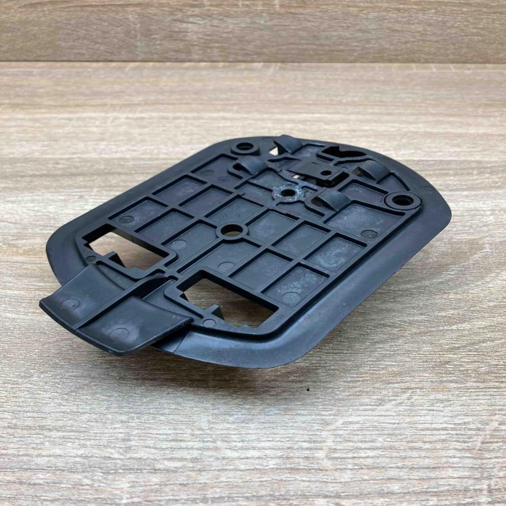 2118900514   Hazard Warning Triangle Mounting Bracket Mercedes-Benz E W211