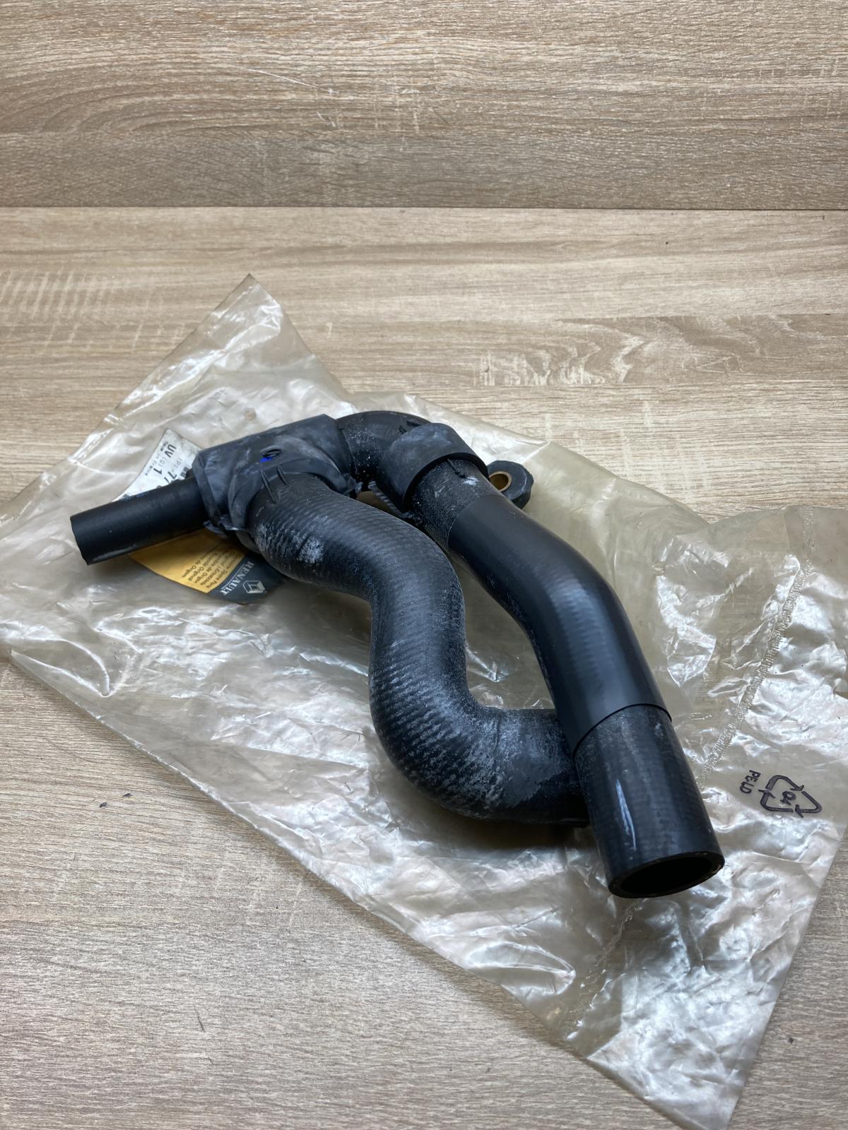 7700796216   Engine coolant pipe/hose Renault 19