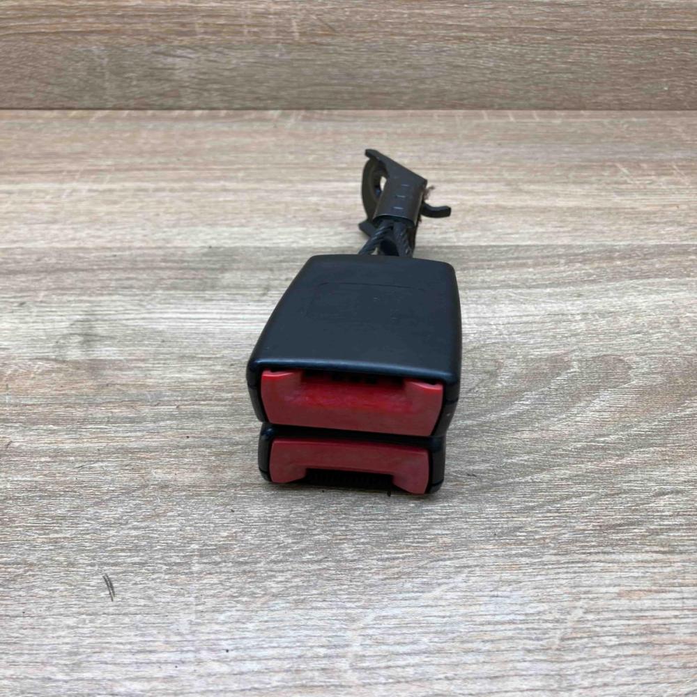 2118600269 561133602A  Rear seatbelt buckle Mercedes-Benz E W211