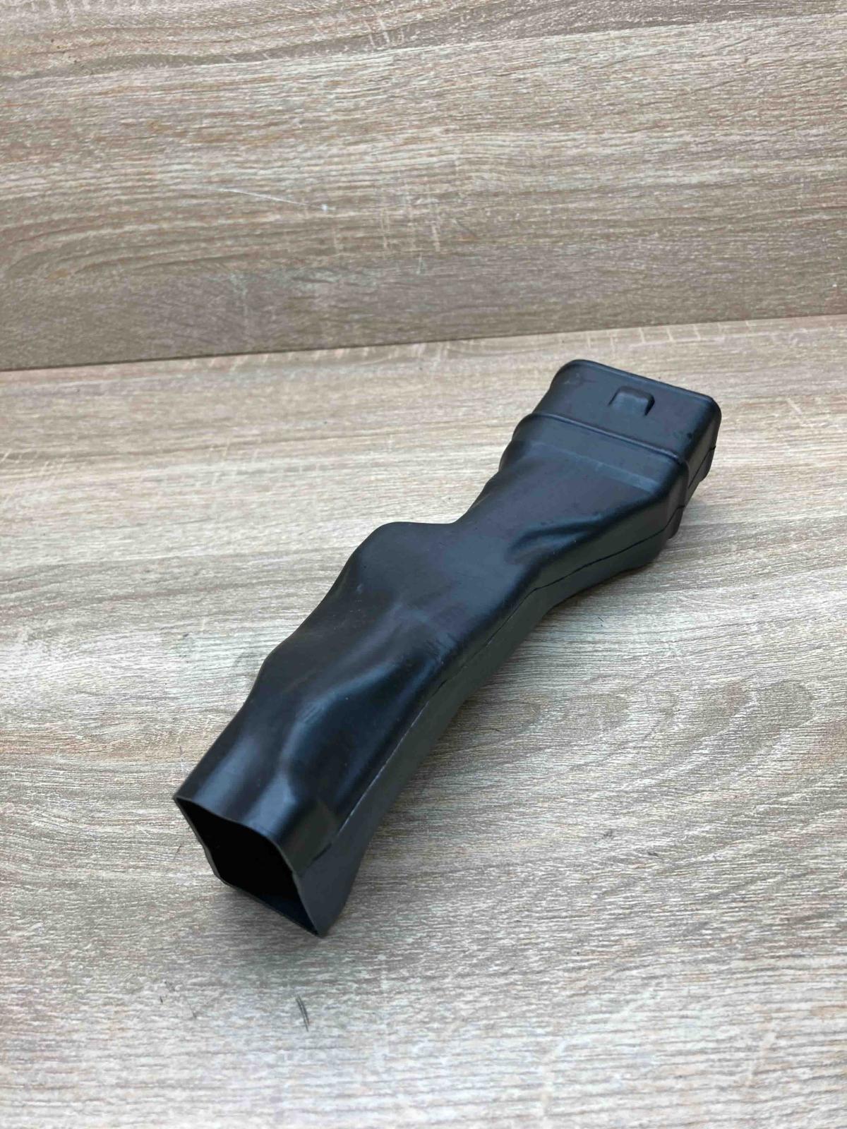 A2118313046   Cabin air duct channel Mercedes-Benz E W211