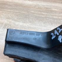 A2128850316   Front bumper mounting bracket Mercedes-Benz E W212