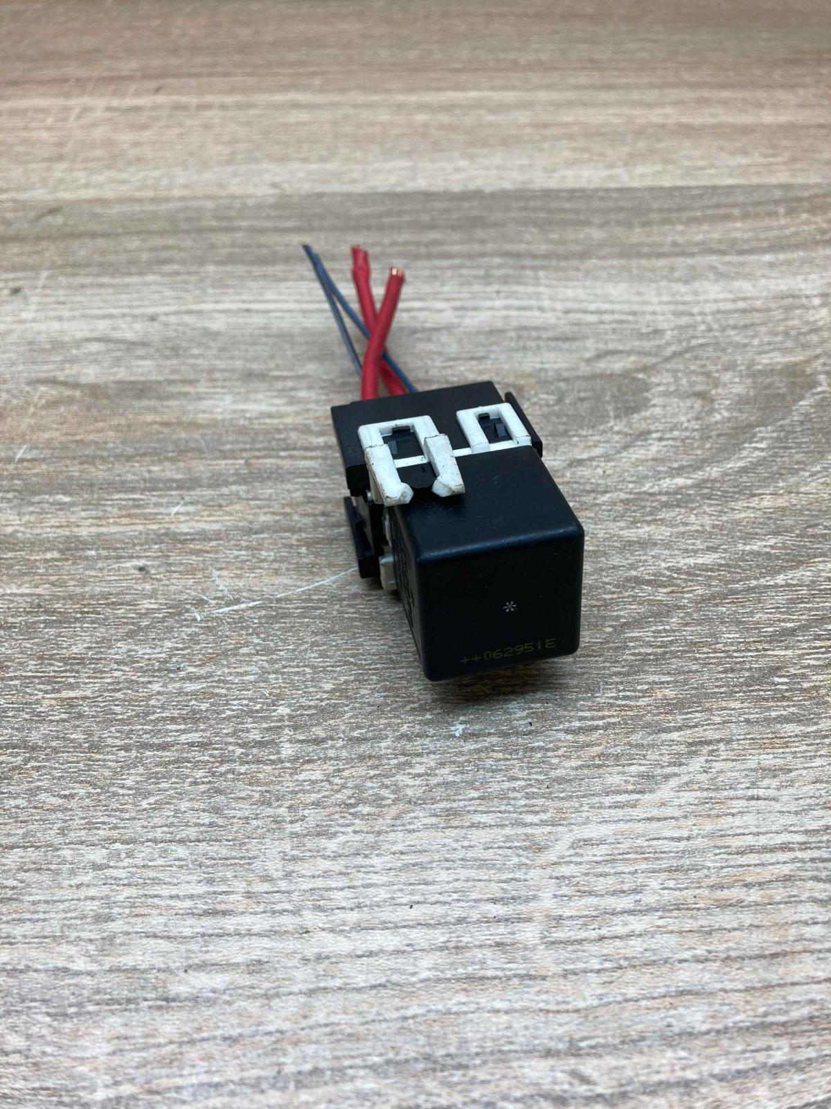 A0025421319  With Socket Other relay Mercedes-Benz A W168