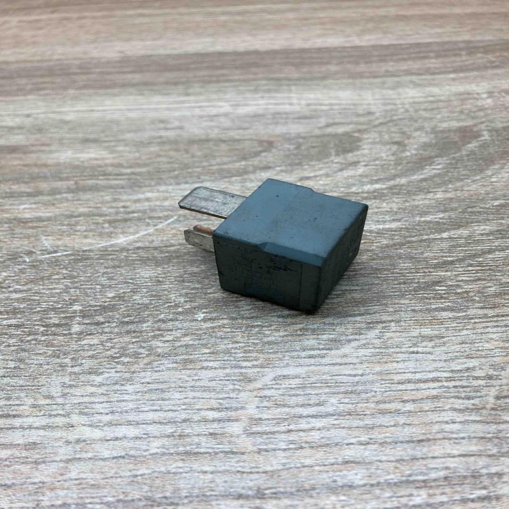 A0025422619 4RA007793  Other relay Mercedes-Benz E W211