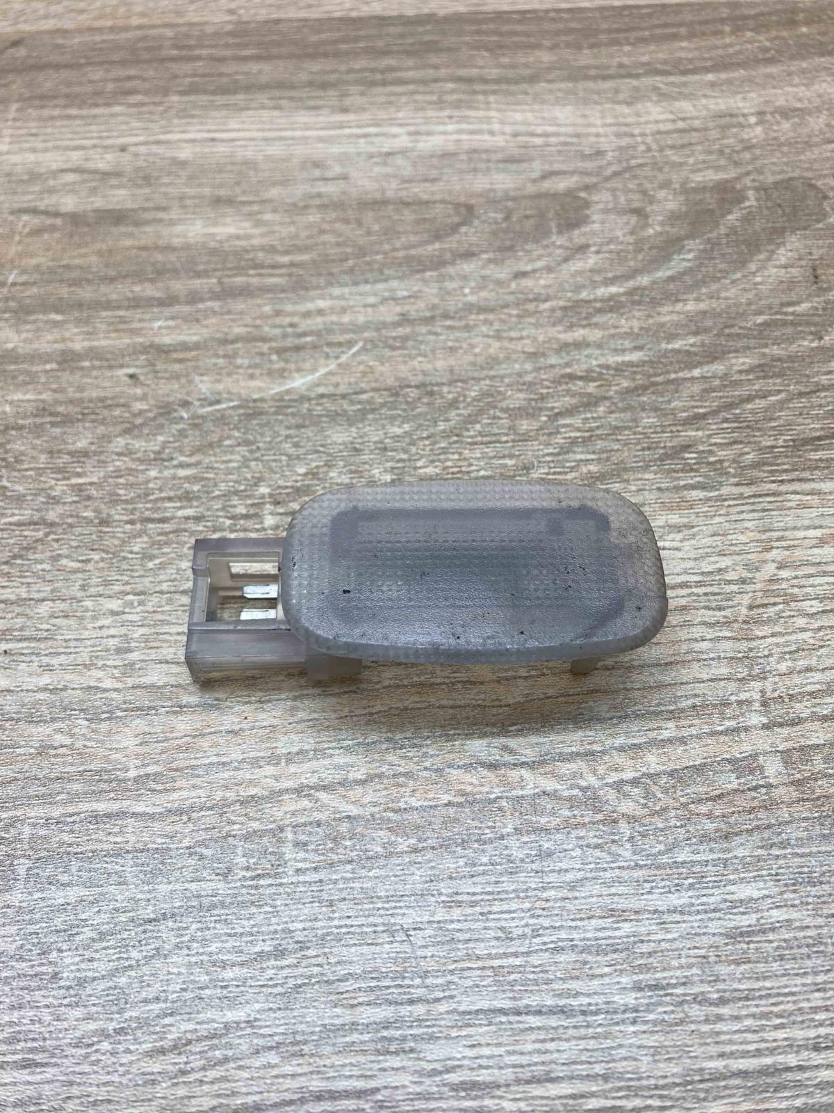 A2118203801   Other interior light Mercedes-Benz E W211