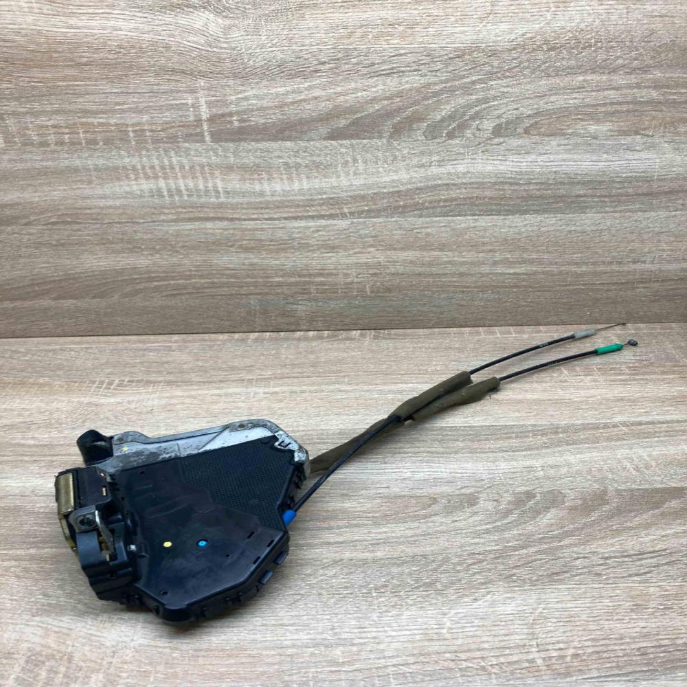 4J2704 Aisin RH Door Look  Front door lock Toyota Auris 150