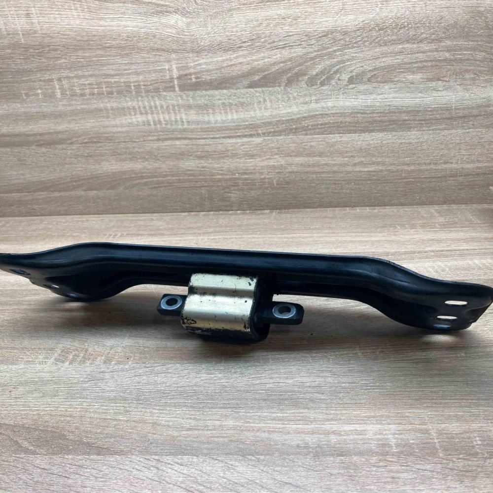A2112420601   Gearbox mounting bracket Mercedes-Benz E W211