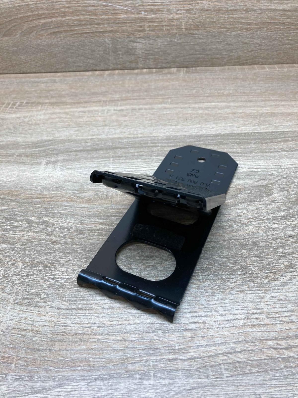 7L0860321A   Tool set Audi Q7 4L