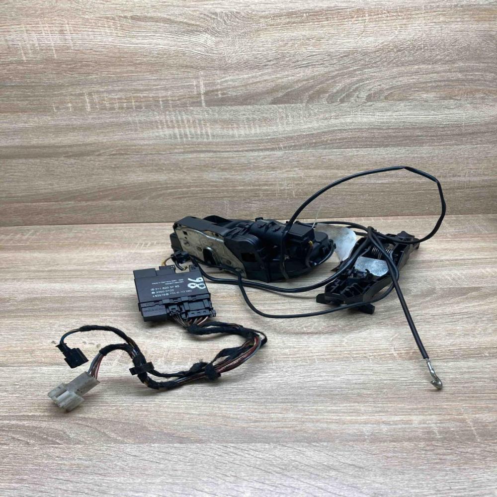 2118203785 W211 Door Lock  Front door lock Mercedes-Benz E W211