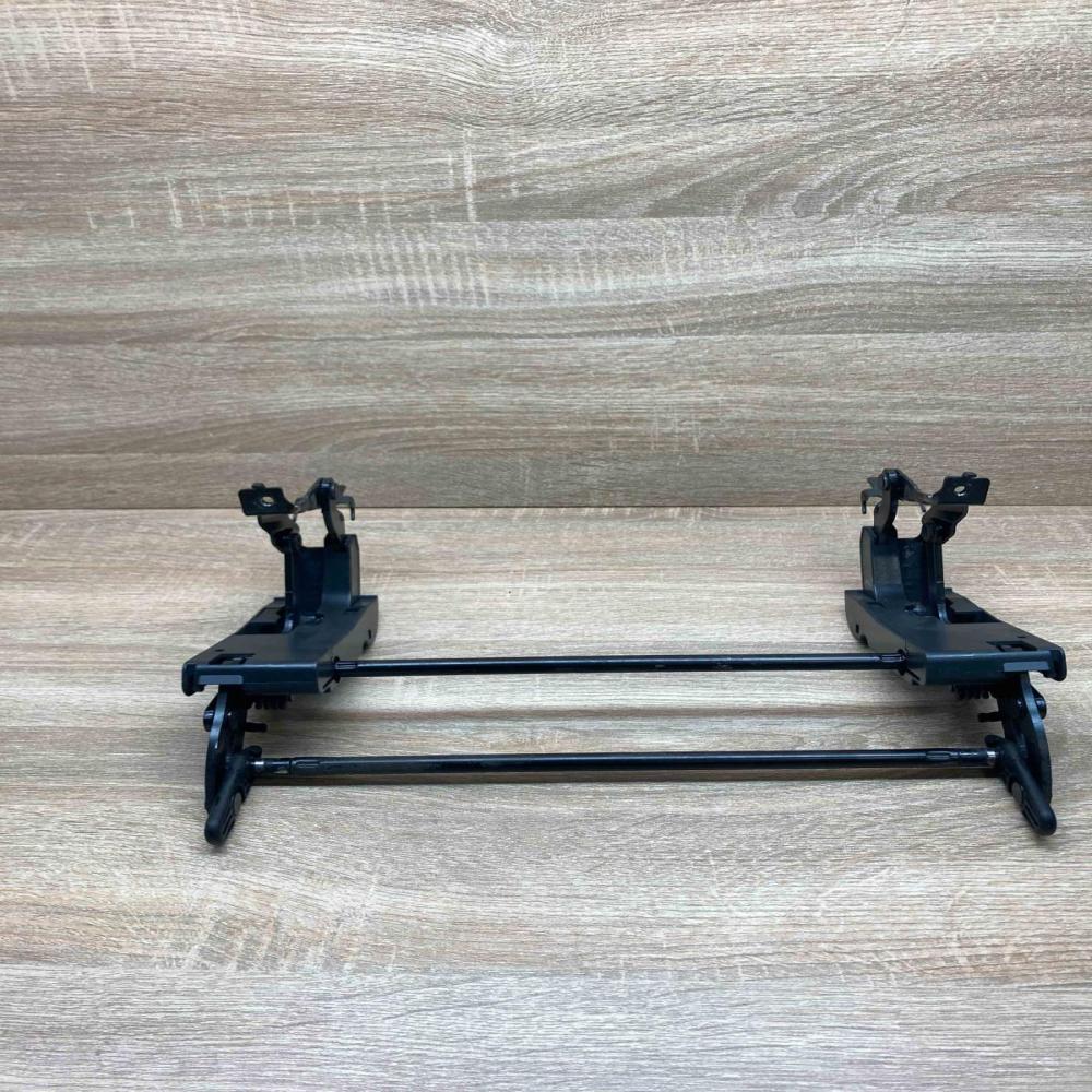 A2119200324   Seat adjustment assembly Mercedes-Benz E W211