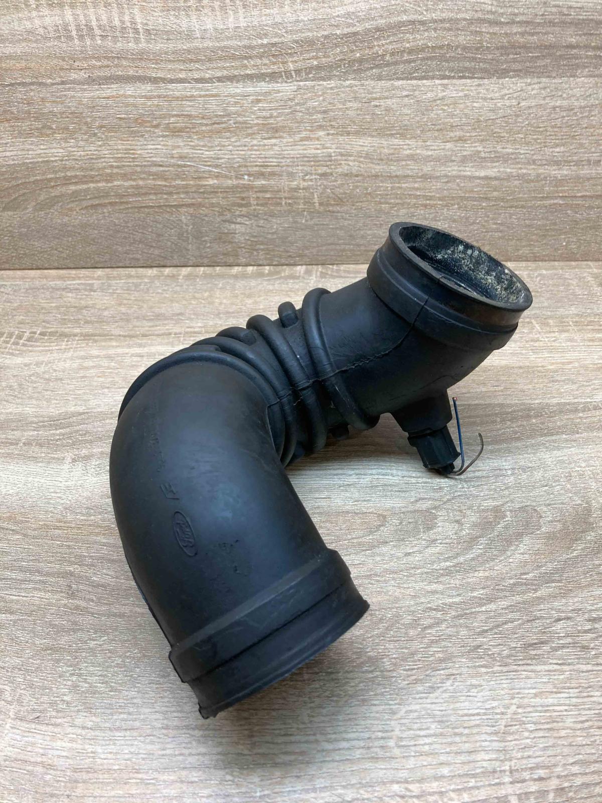 7M0129627M   Air intake duct part Ford Galaxy