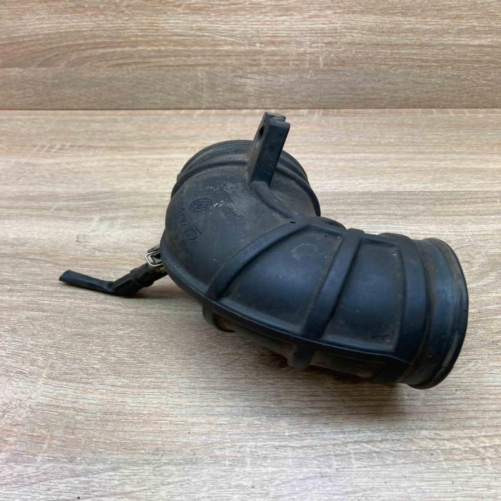 90412382 186416313 2 With Plug Air intake hose/pipe Opel Omega B1