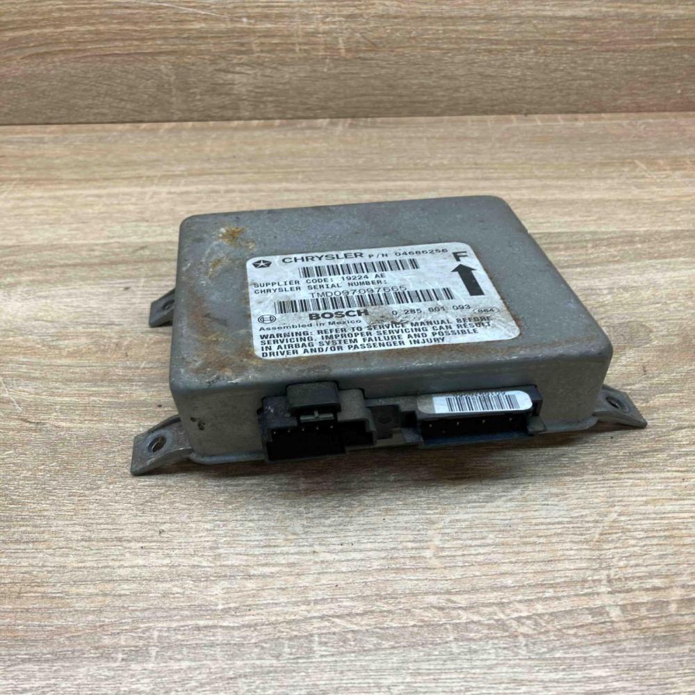 04686256 0285001093  Airbag control unit/module Chrysler Voyager