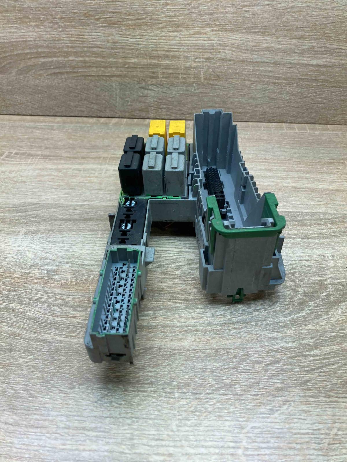 09115150   Fuse box set Opel Corsa C