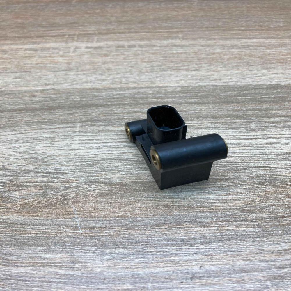 6977398   Airbag deployment crash/impact sensor BMW 5 E60 E61