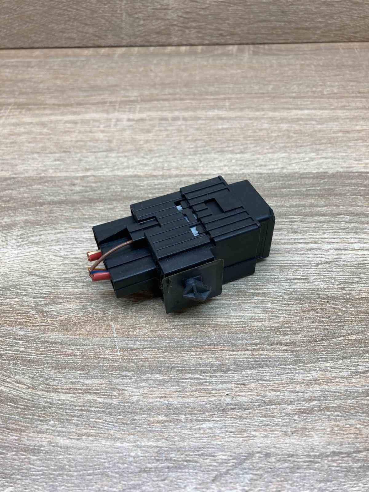 6901469   Other relay BMW 5 E60 E61