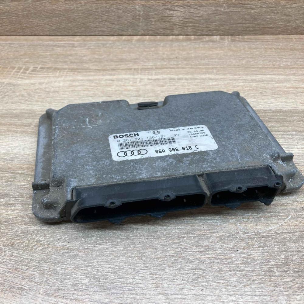 0261204126 06A906018C  Engine control unit/module ECU Audi A3 S3 8L
