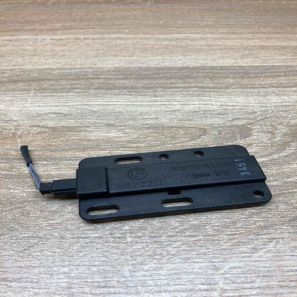 6922211 5WK49132 With Plug Keyless system antenna BMW X6 E71