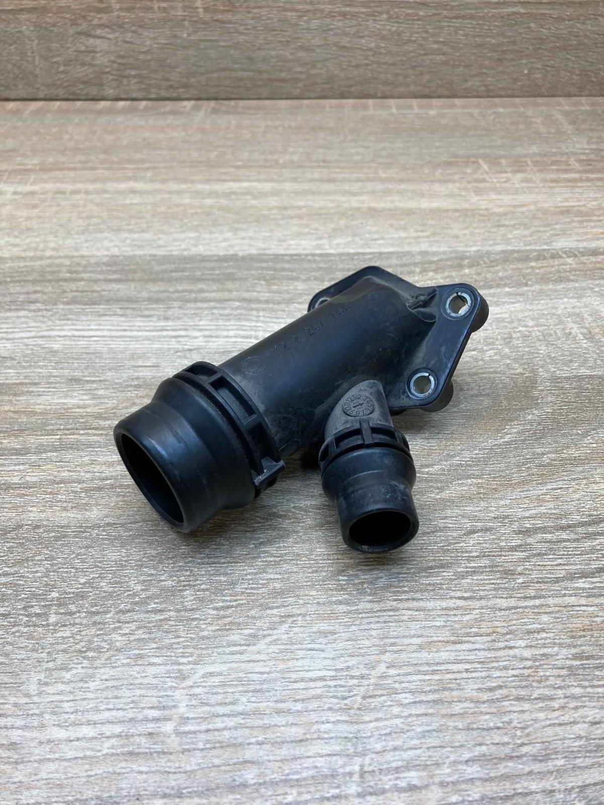 2247744   Engine coolant pipe/hose BMW 3 E90 E91