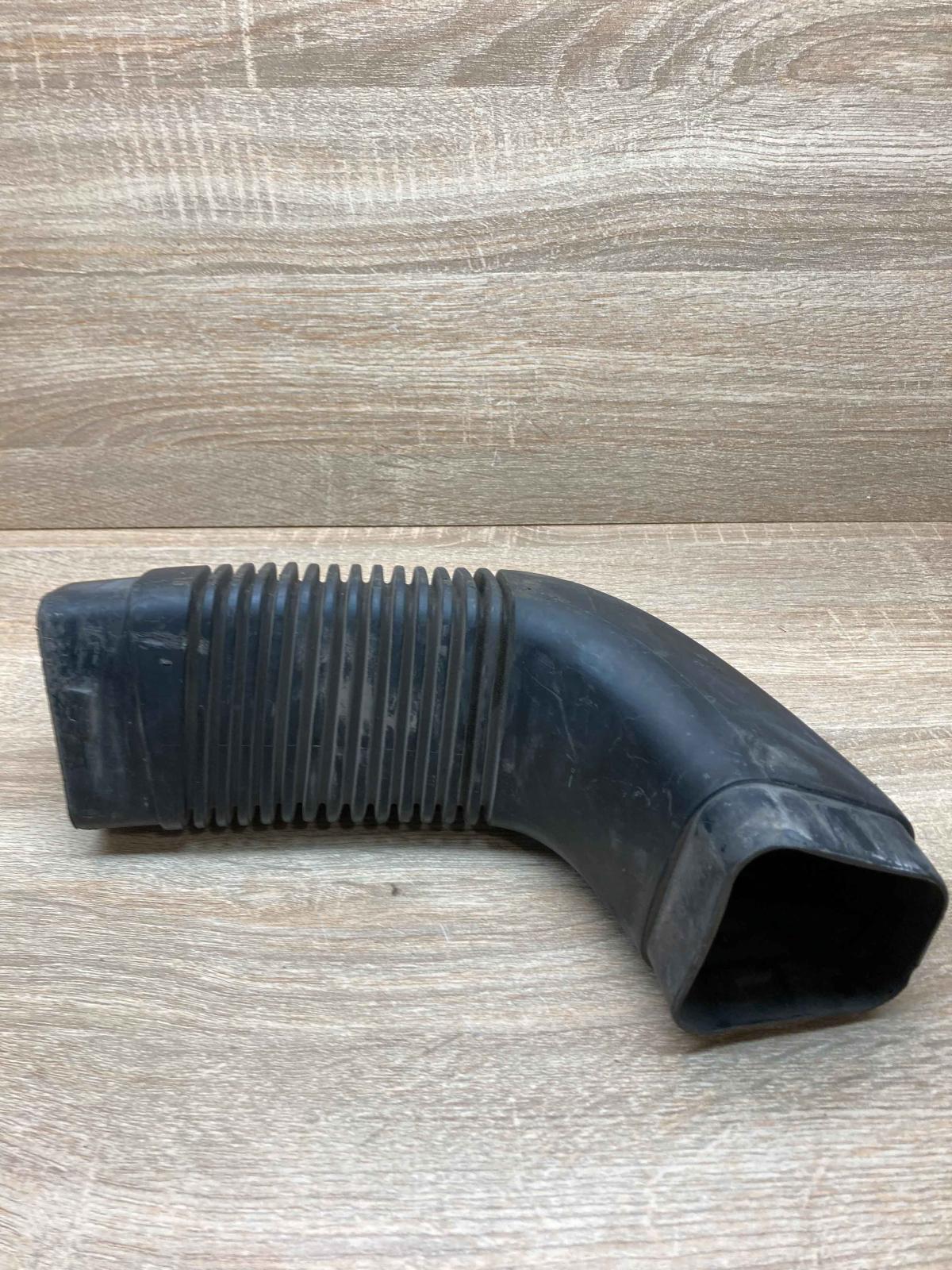 7790607 115643 10  Air intake duct part BMW 3 E90 E91