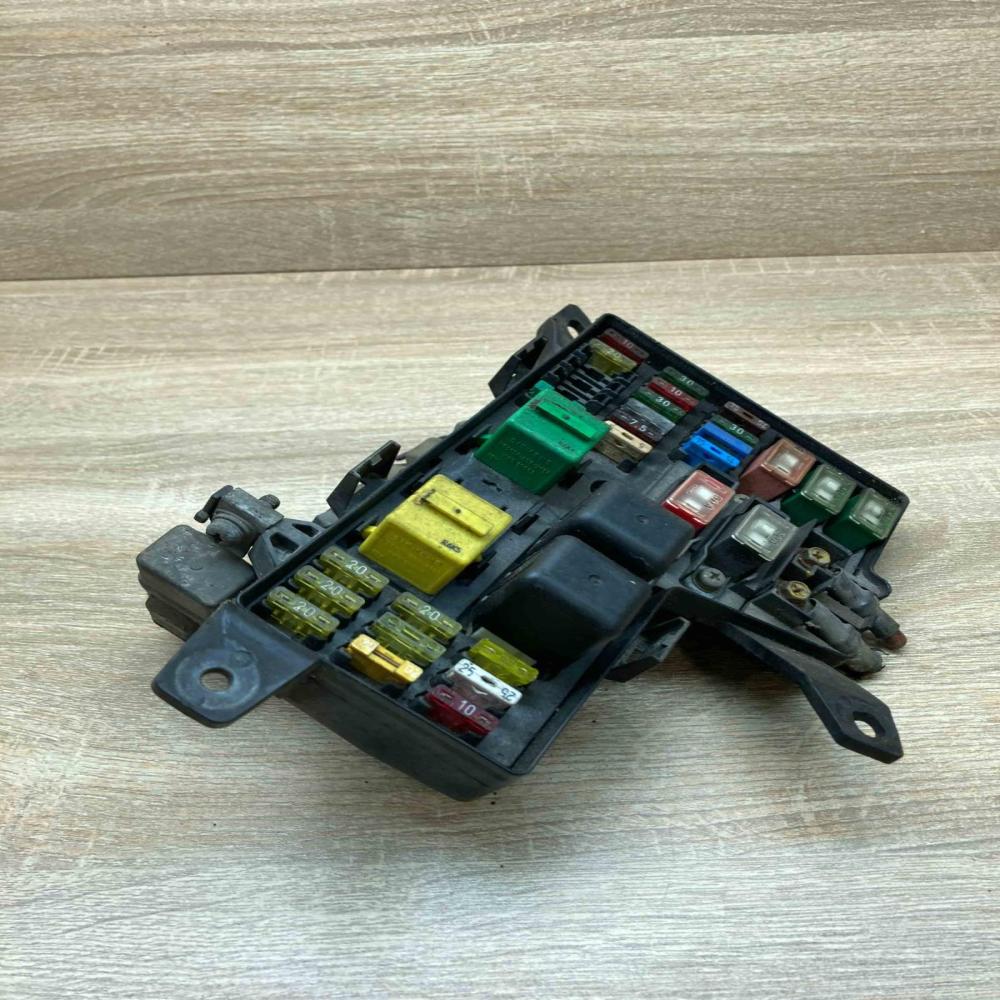 3825A SN7 D011   Fuse module Honda Accord