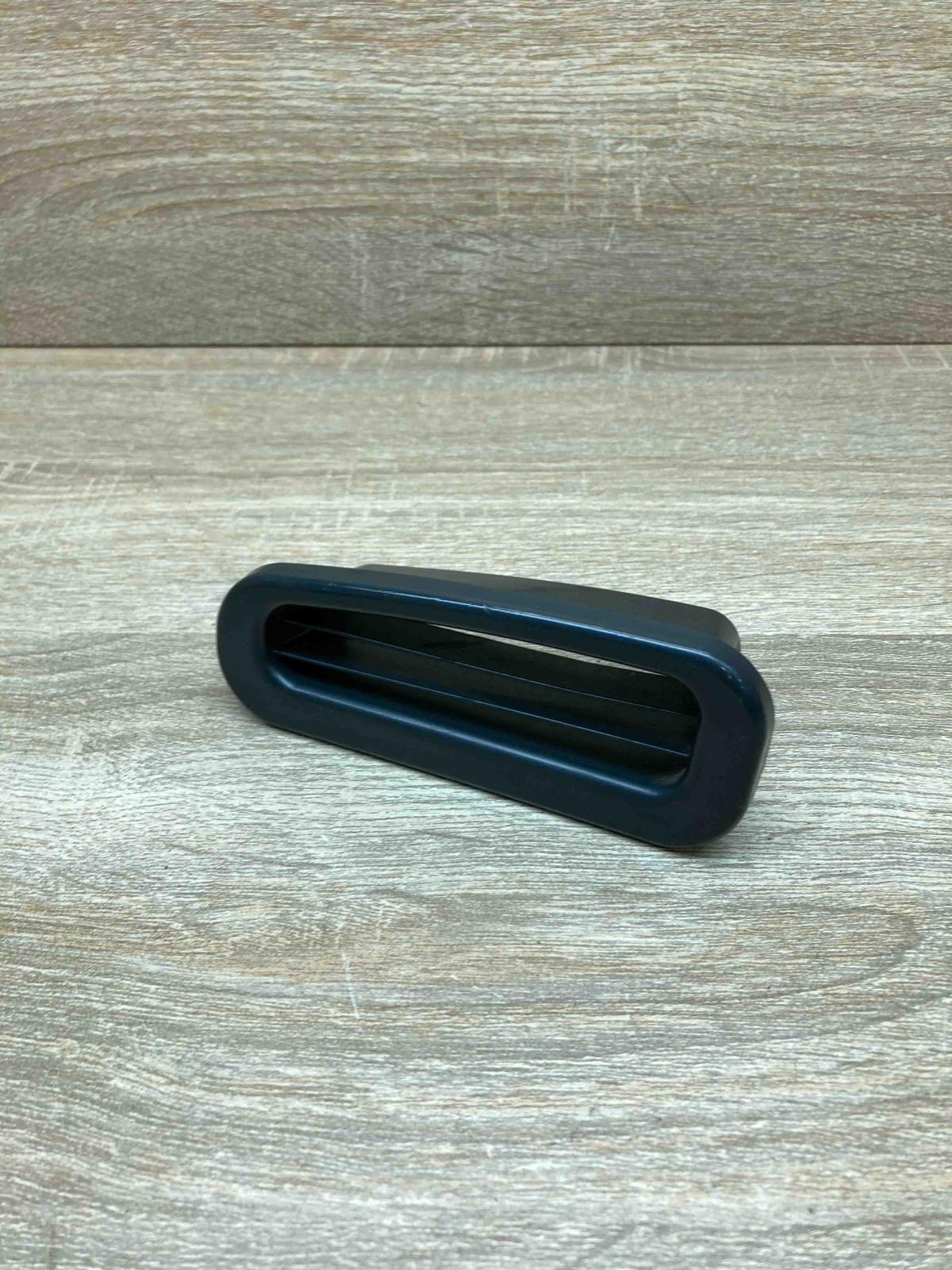 A2116920259   (B) pillar trim (bottom) Mercedes-Benz E W211