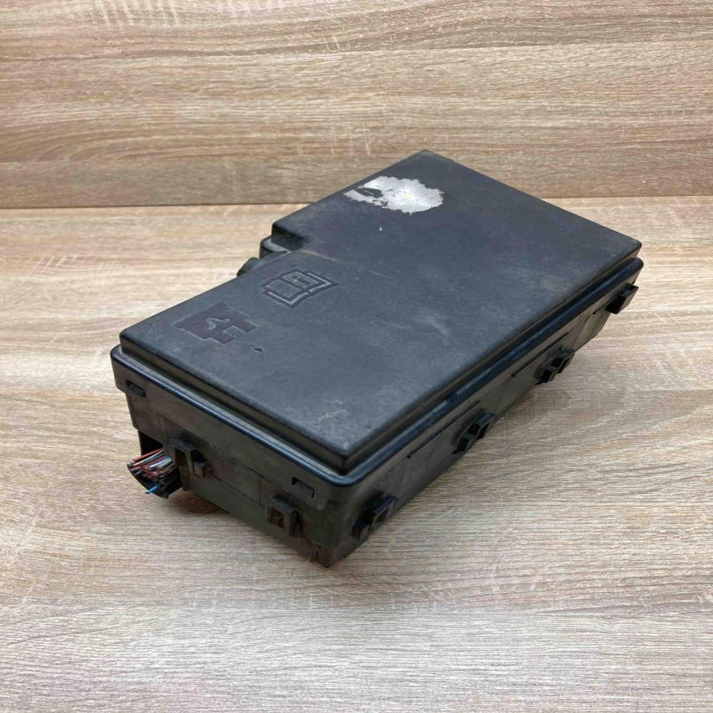 BP4K 66765 3M5T 14A142 AB  Fuse module Mazda 3 I