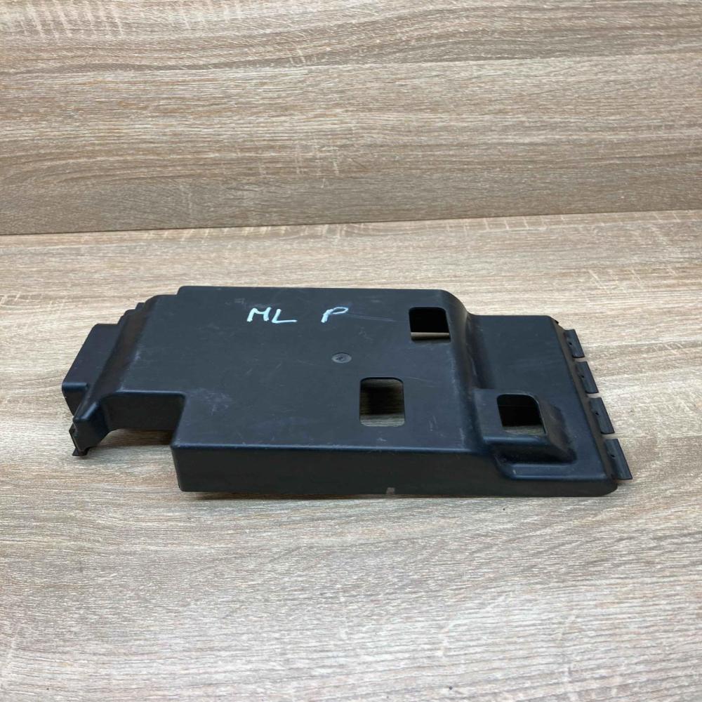 A1665400080   Other interior part Mercedes-Benz ML W166