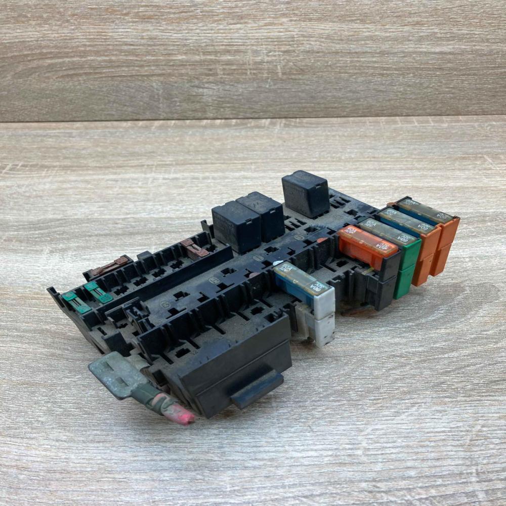 7703497782   Fuse box set Renault Scenic I